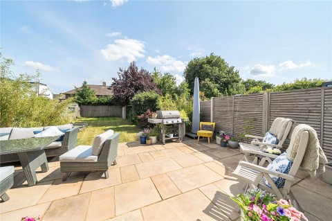 Click the photo for more details of Aragon Avenue, Thames Ditton, Surrey