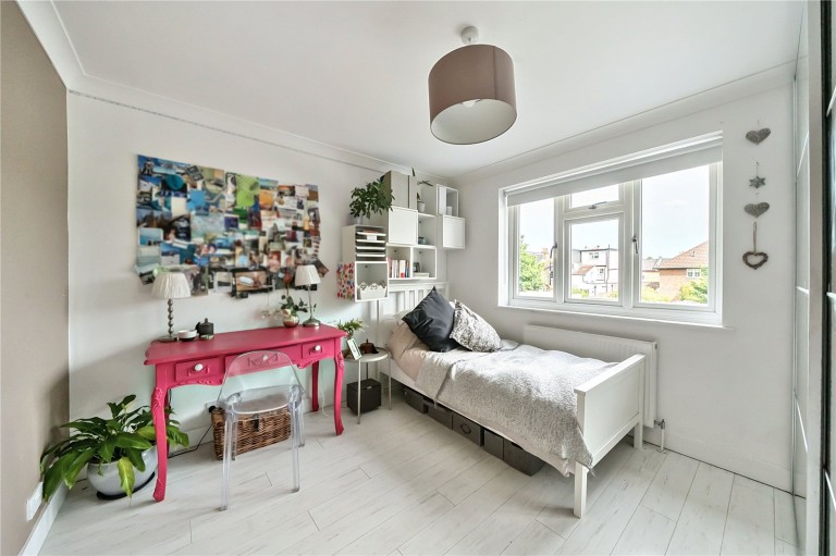 Images for Aragon Avenue, Thames Ditton, Surrey