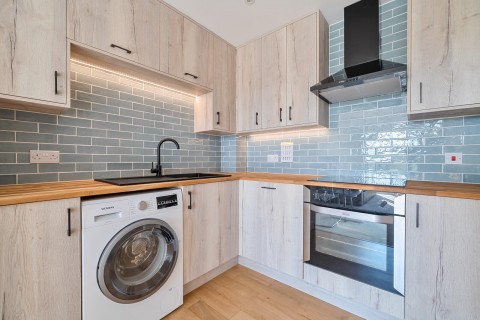 Click the photo for more details of Highbury Drive, Leatherhead, Surrey