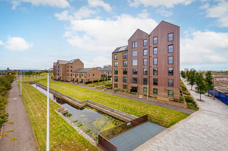 Click the photo for more details of Northbridge, Glasgow City