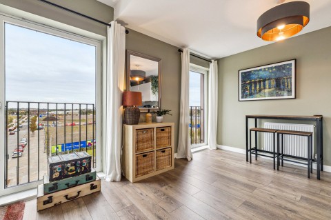 Click the photo for more details of Northbridge, Glasgow City