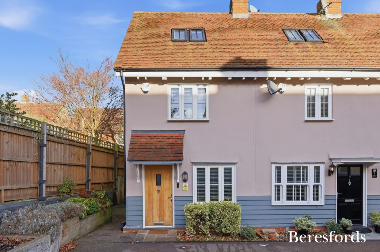 Click the photo for more details of Harmans Yard, Dunmow, Essex