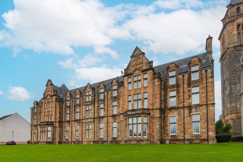 Click the photo for more details of Crookston, Glasgow
