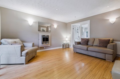 Click the photo for more details of Giffnock, Glasgow, East Renfrewshire