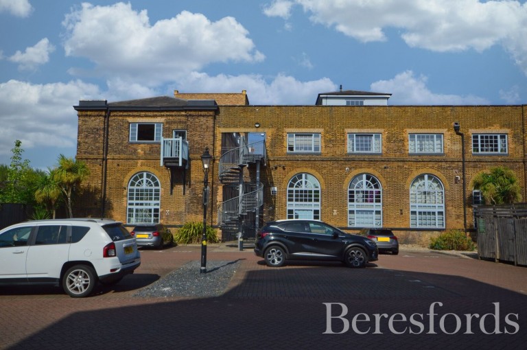 Images for The Railstore, Gidea Park