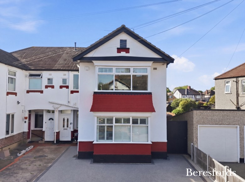 Click the photo for more details of Gidea Park