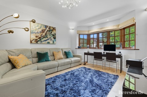 Click the photo for more details of Gidea Park