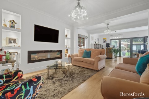 Click the photo for more details of Gidea Park