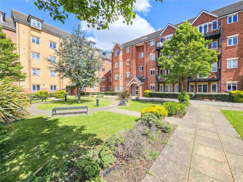 Click the photo for more details of London Road, 140 London Road, Romford