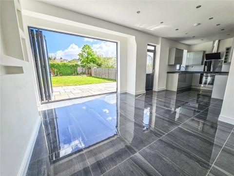 Click the photo for more details of Gidea Park