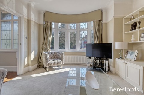 Click the photo for more details of Gidea Park