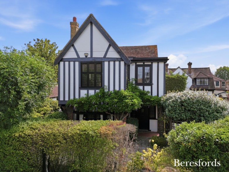 Click the photo for more details of Gidea Park