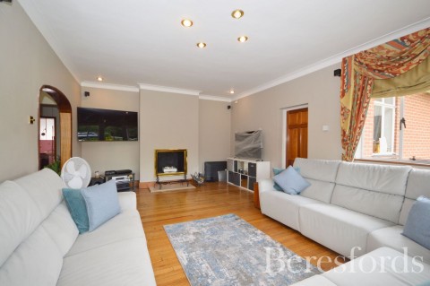 Click the photo for more details of Gidea Park