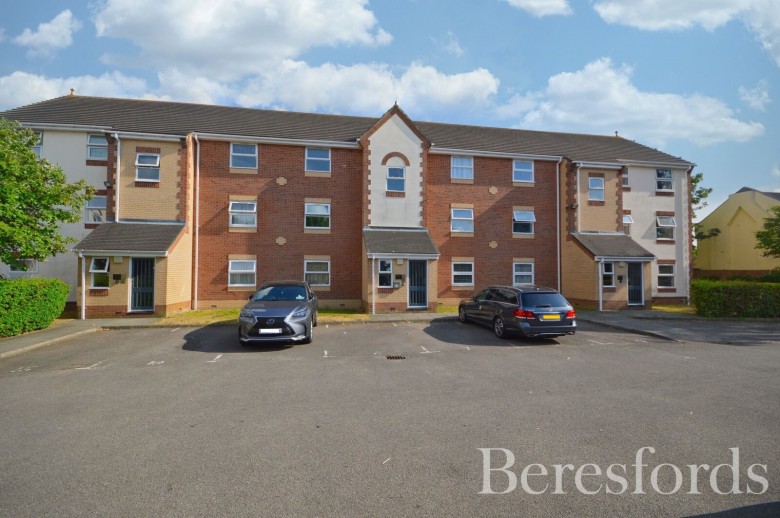 Click the photo for more details of Cross Road, Chadwell Heath, Romford