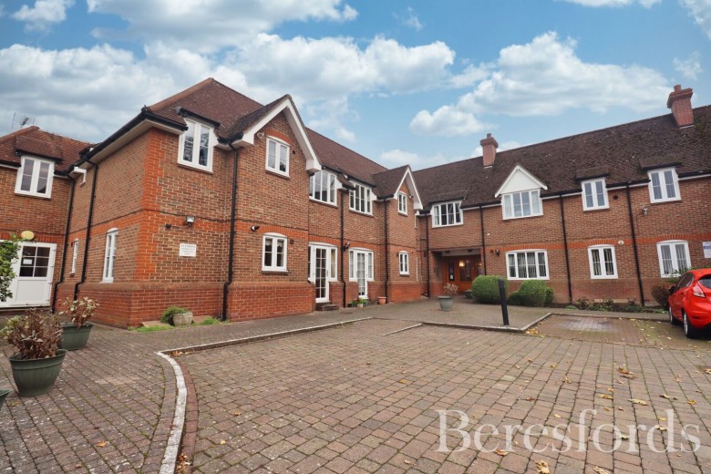 Click the photo for more details of Main Road, 220A Main Road, Gidea Park