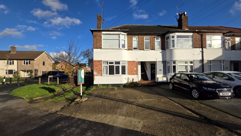 Click the photo for more details of Gidea Park