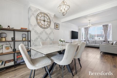 Click the photo for more details of Gidea Park