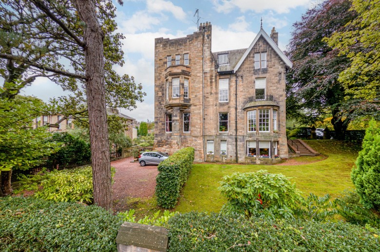 Click the photo for more details of Kirklee, Glasgow