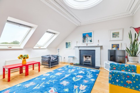 Click the photo for more details of Kirklee, Glasgow