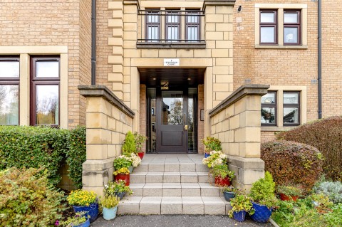 Click the photo for more details of Kirklee, Glasgow