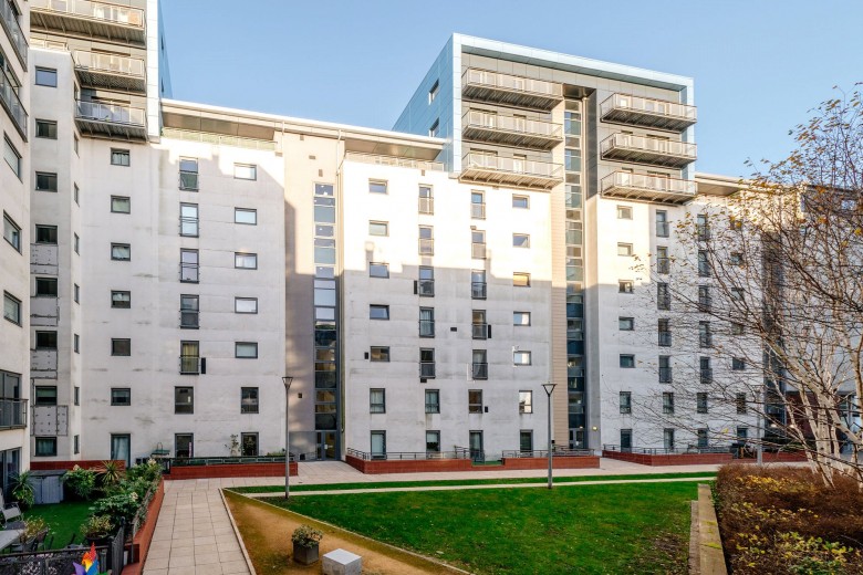 Click the photo for more details of Glasgow Harbour, Glasgow