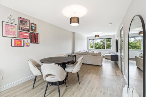 Click the photo for more details of Clarkston, Glasgow, East Renfrewshire