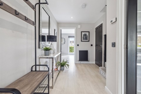 Click the photo for more details of Newton Mearns, Glasgow, East Renfrewshire