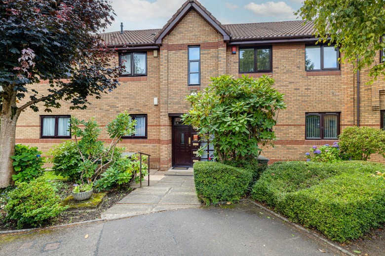 Click the photo for more details of Clarkston, Glasgow, East Renfrewshire