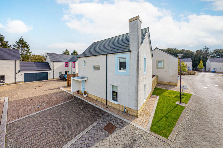 Click the photo for more details of Eaglesham, Glasgow, East Renfrewshire
