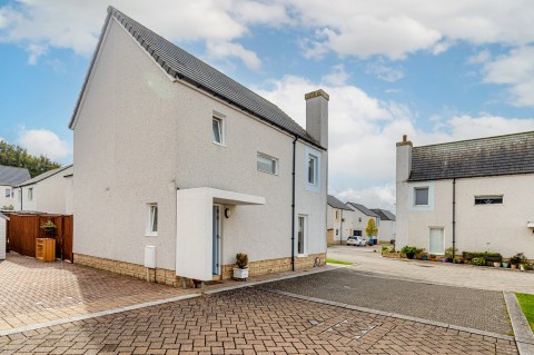 Click the photo for more details of Eaglesham, Glasgow, East Renfrewshire