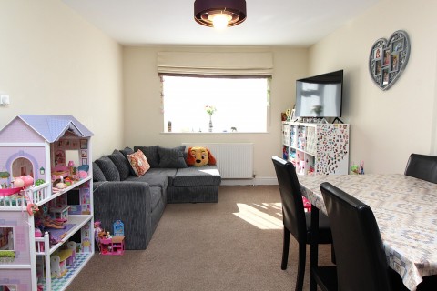 Click the photo for more details of Heath Park Road, Romford, Essex
