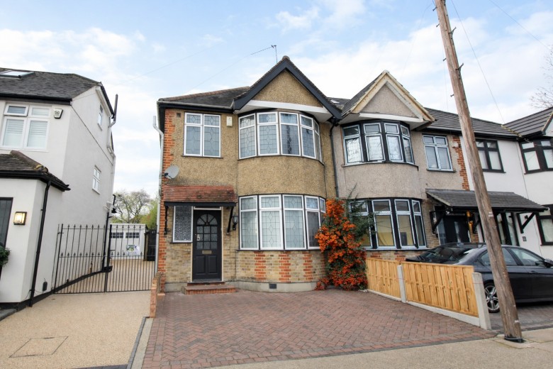 Click the photo for more details of Norfolk Road, Upminster, Essex