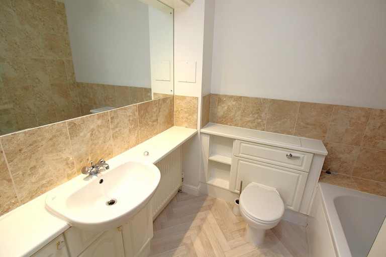 Images for Deyncourt Gardens, Upminster, Essex