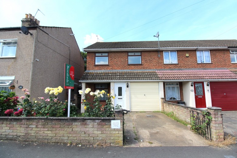 Click the photo for more details of Cowper Road, Rainham, Essex