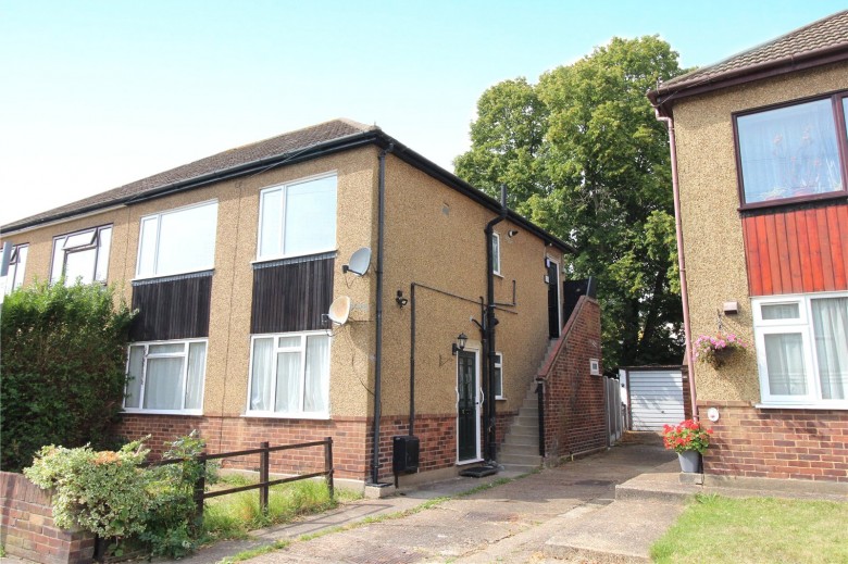 Click the photo for more details of Queens Park Road, Romford, Essex