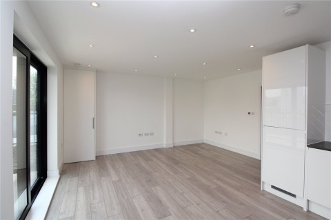 Click the photo for more details of Southend Arterial Road, 82 Southend Arterial Road, Romford, Essex