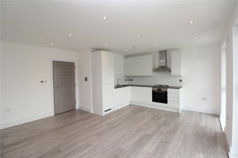 Click the photo for more details of Southend Arterial Road, 82 Southend Arterial Road, Romford, Essex