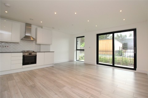 Click the photo for more details of Southend Arterial Road, 82 Southend Arterial Road, Romford, Essex