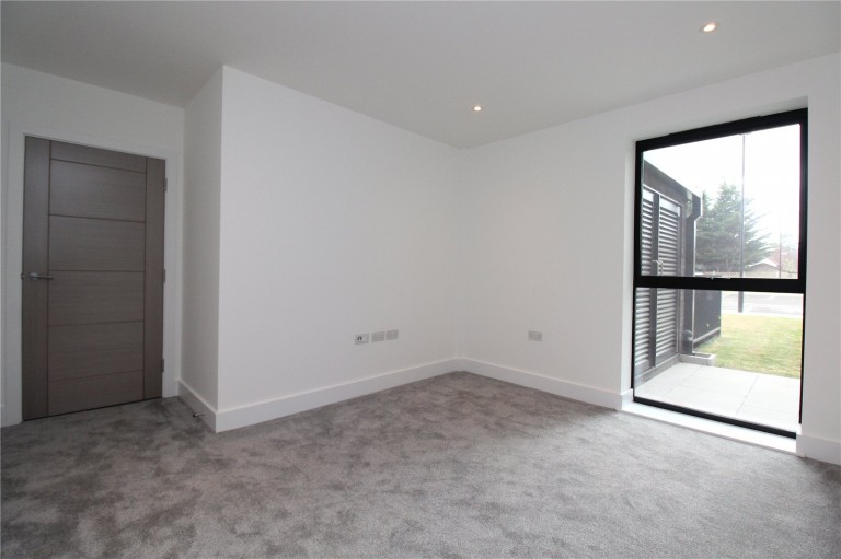 Images for Southend Arterial Road, 82 Southend Arterial Road, Romford, Essex