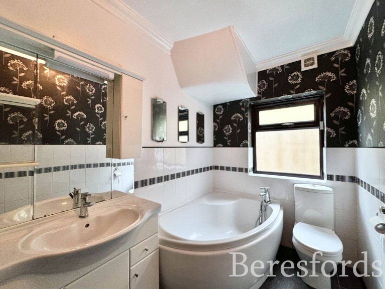 Images for Abbey Wood Lane, Rainham, Essex