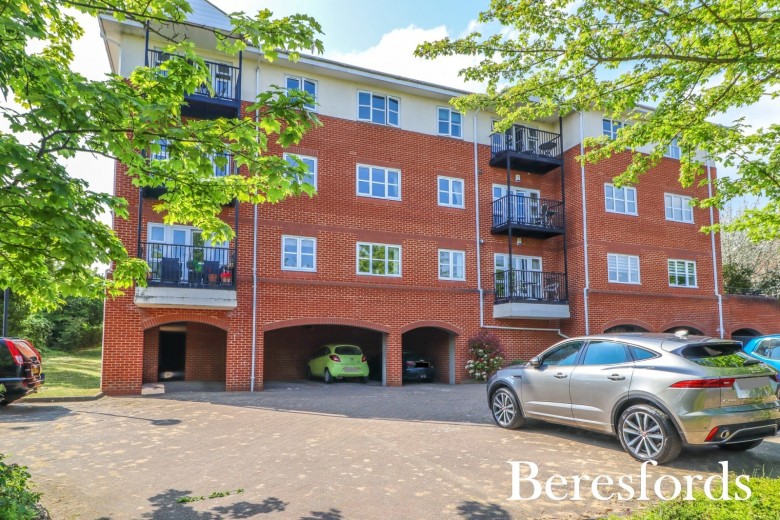 Click the photo for more details of Deyncourt Gardens, Upminster, Essex