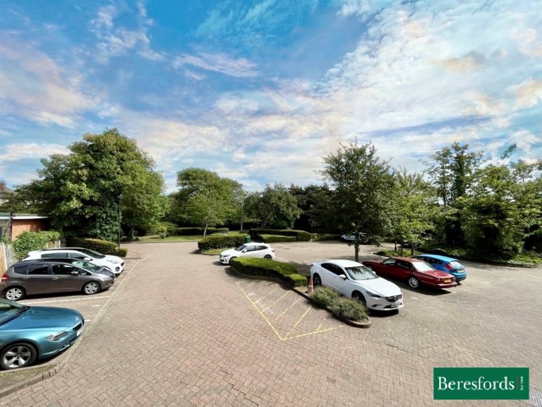 Images for Deyncourt Gardens, Upminster, Essex