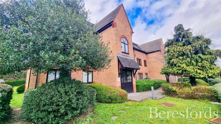 Images for Gubbins Lane, Romford, Essex