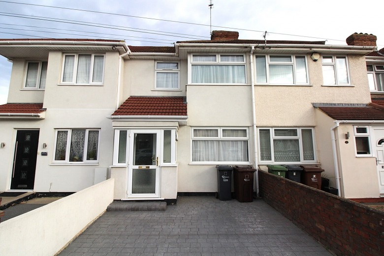 Click the photo for more details of First Avenue, Dagenham, Essex