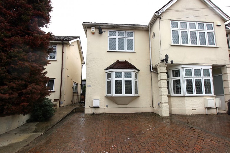 Click the photo for more details of Southend Arterial Road, Hornchurch, Essex