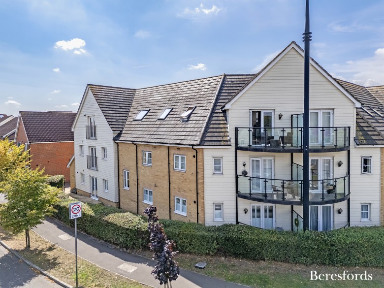 Click the photo for more details of Le Noke Avenue, Romford, Essex