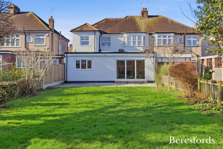 Images for Sycamore Avenue, Upminster, Essex