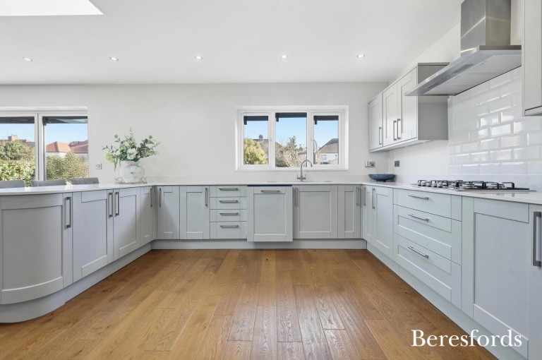 Images for Sycamore Avenue, Upminster, Essex