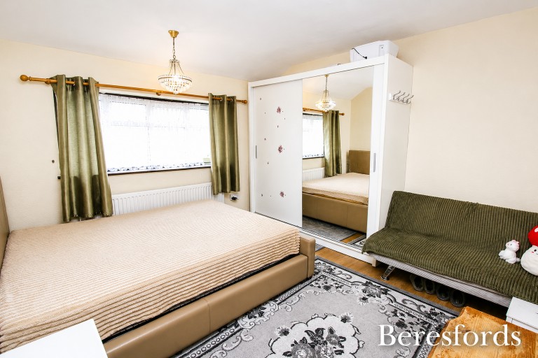 Images for Swindon Lane, Romford, Essex