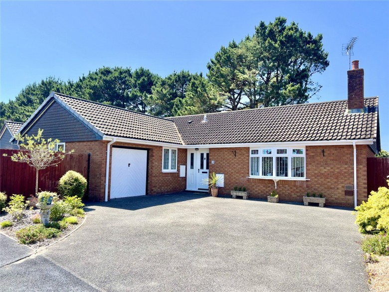 Click the photo for more details of Highcliffe On Sea, Christchurch, Dorset